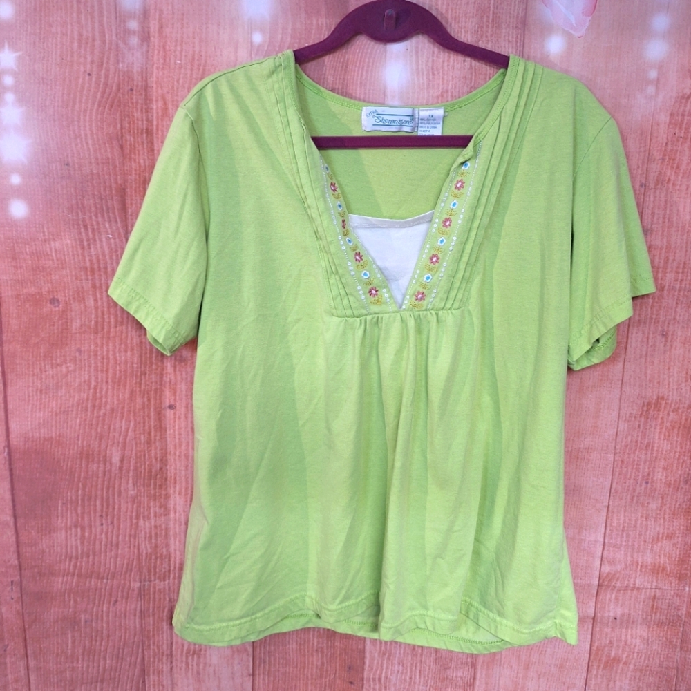 Shenanigans green v-neck t-shirt size 1X